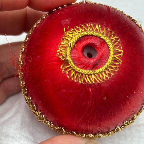 Vintage Satin Christmas Ornaments Set of 4 Red Gold Trim Pearl Push Pin MCM '60s - Picture 10 of 14